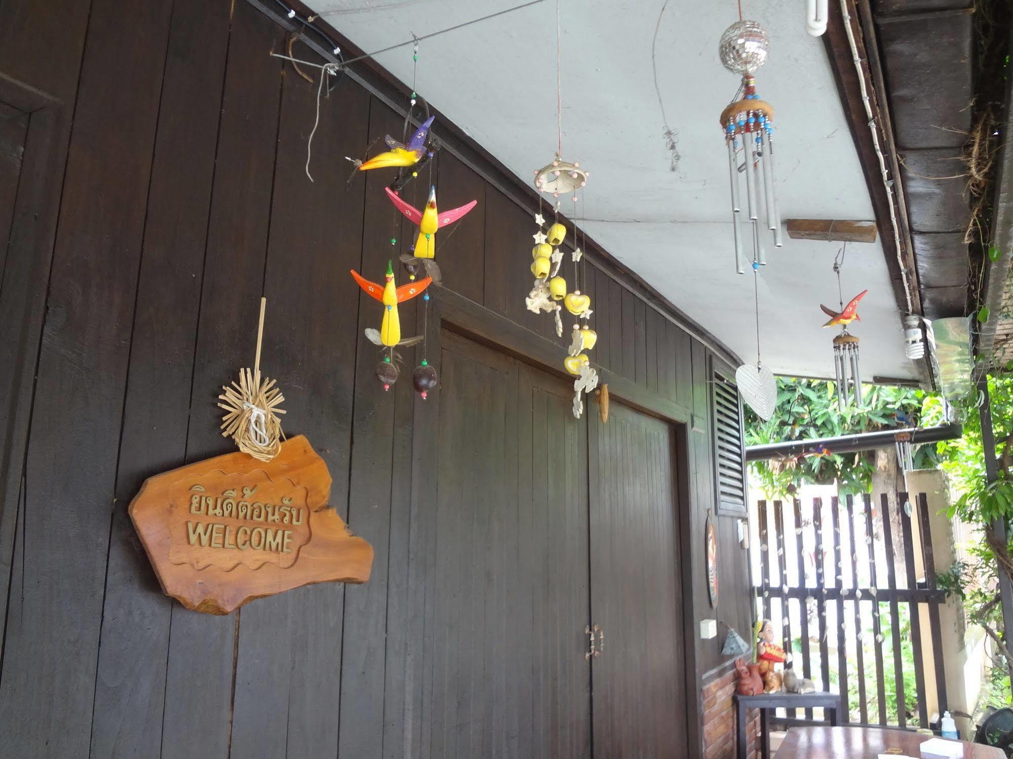 Baan Mai Guesthouse Mae Hong Son Exterior photo